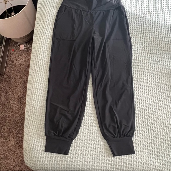 Halara high waisted joggers - Picture 2 of 11